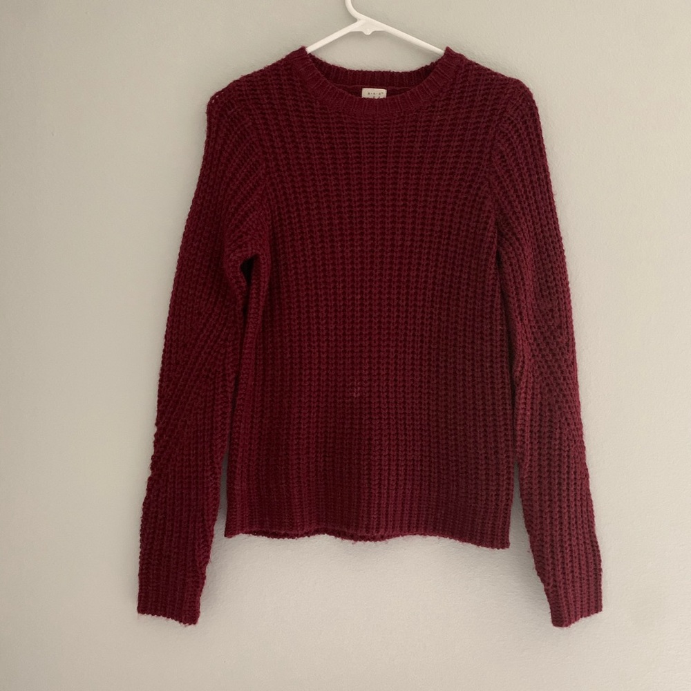 Maroon sweater